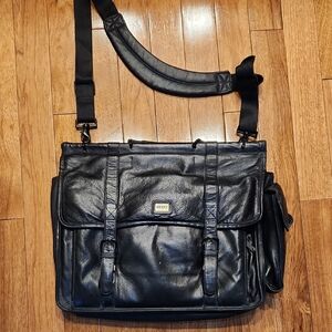 SolideX Performance Black Leather Messenger Briefcase Laptop Bag